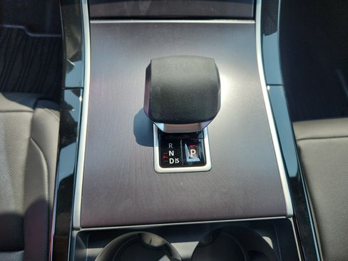 Certified 2026 Land Rover Range Rover Velar Dynamic SE image 16