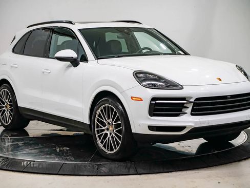 Used 2023 Porsche Cayenne S Platinum image 5