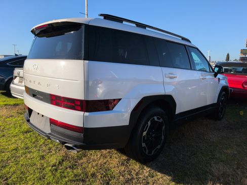 Used 2024 Hyundai Santa Fe SEL image 2