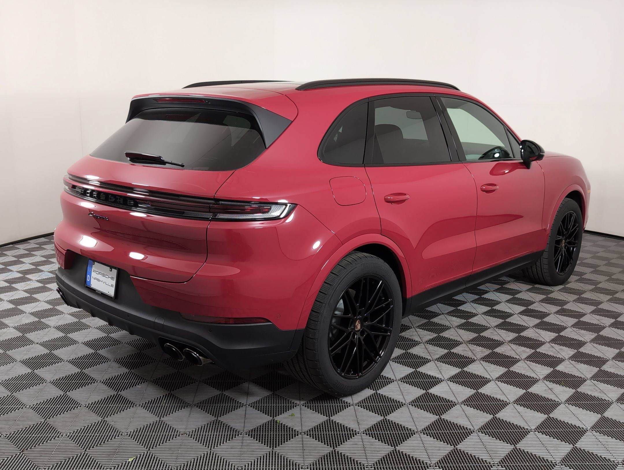 Certified 2025 Porsche Cayenne AWD/4WD image 8