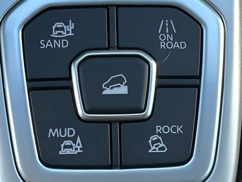 New 2026 Nissan Frontier SV w/ SV Convenience Package AWD/4WD image 39