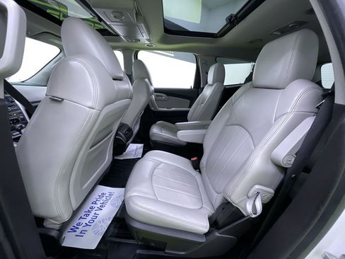 Used 2011 Chevrolet Traverse LTZ image 28