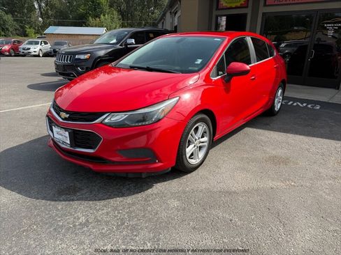 Used 2017 Chevrolet Cruze LT w/ Sun And Sound Package FWD image 3