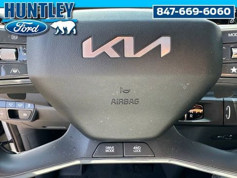 Used 2024 Kia EV9 Land image 36