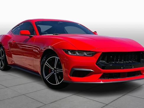 Used 2024 Ford Mustang Premium image 3