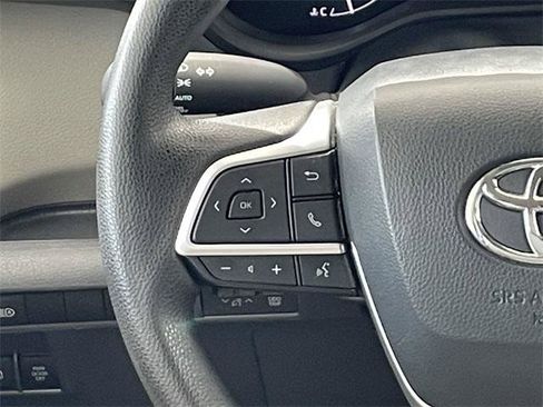Certified 2021 Toyota Sienna LE FWD image 28