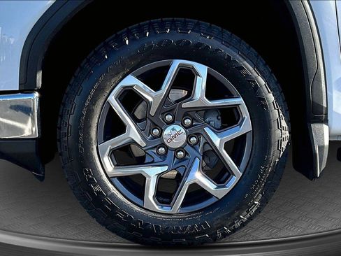 Used 2023 GMC Sierra 1500 SLT w/ SLT Premium Package image 9