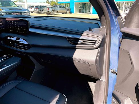 Used 2025 Buick Enclave Preferred FWD image 16