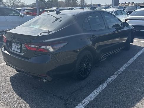 Used 2022 Toyota Camry SE image 5