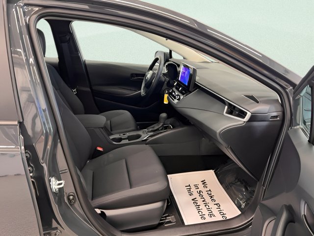 Used 2026 Toyota Corolla LE FWD image 8
