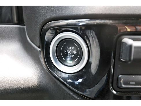 Used 2022 GMC Sierra 1500 SLT AWD/4WD image 25