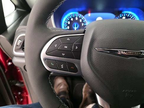 New 2026 Chrysler Pacifica Select image 15