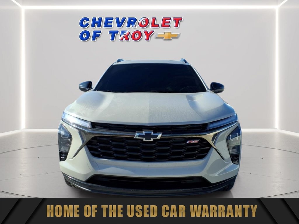 Used 2026 Chevrolet Trax RS w/ Sunroof Package FWD image 2