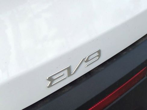 New 2026 Kia EV9 Light image 31