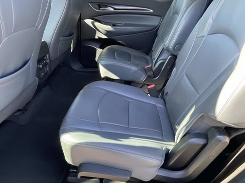Used 2019 Buick Enclave Essence image 11