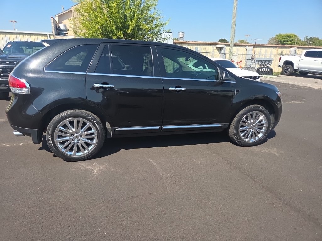 Used 2015 Lincoln MKX FWD w/ Equipment Group 102A image 11