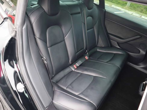 Used 2022 Tesla Model 3 RWD image 4
