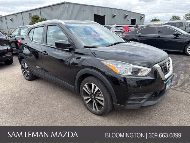 Used 2019 Nissan Kicks SV FWD image 1