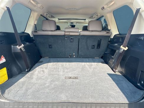 Used 2021 Lexus GX 460 Premium w/ Premium Package image 26