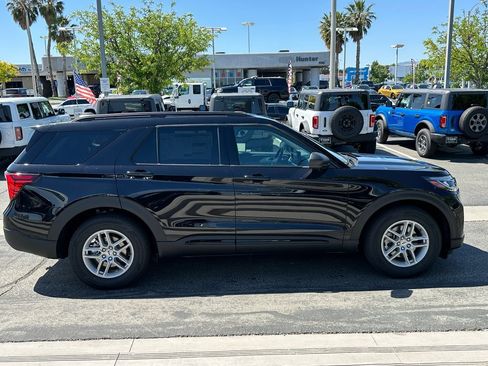 New 2026 Ford Explorer Active RWD image 9