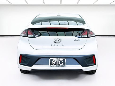 Used 2020 Hyundai Ioniq SE image 5