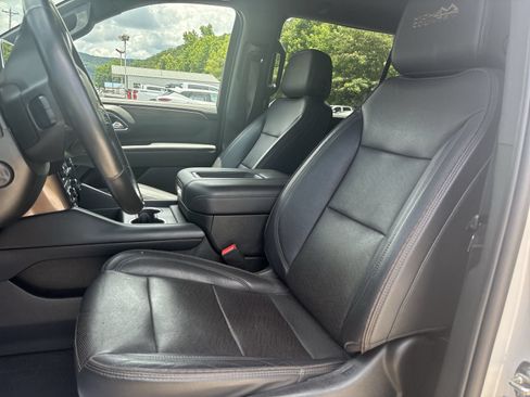 Used 2022 Chevrolet Suburban High Country AWD/4WD image 13