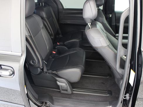 Used 2024 Toyota Sienna XLE Woodland Edition AWD/4WD image 37