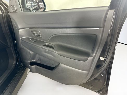 Used 2025 Mitsubishi Outlander Sport ES image 29