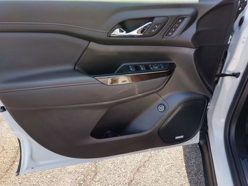 Used 2023 GMC Acadia AT4 w/ Technology Package image 7