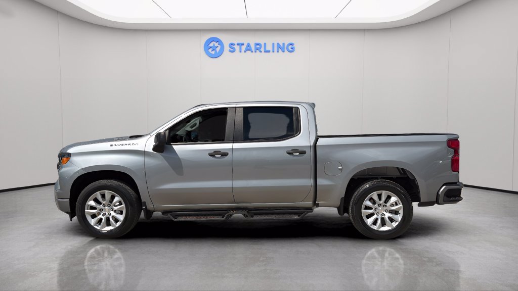 Certified 2025 Chevrolet Silverado 1500 Custom RWD image 3