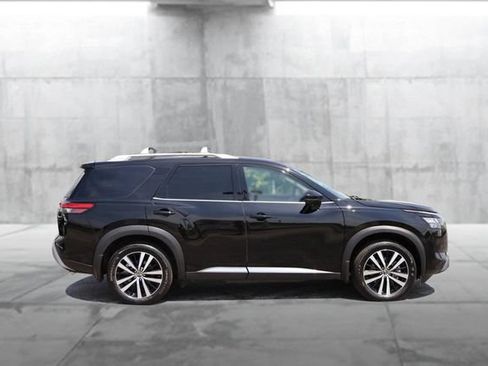Certified 2025 Nissan Pathfinder Platinum w/ Cargo Package FWD image 5