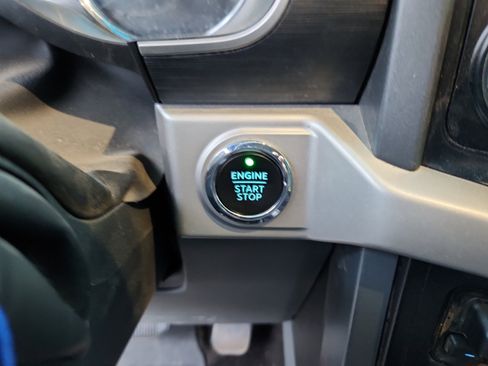 Certified 2022 Ford F150 XLT w/ Equipment Group 302A High image 18