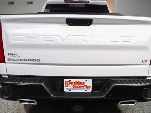 Used 2021 Chevrolet Silverado 1500 LT Trail Boss w/ Convenience Package II image 8