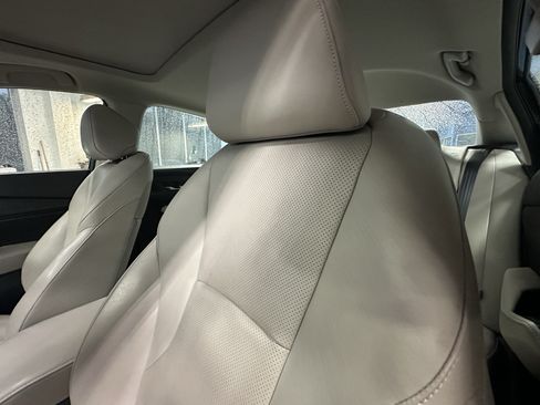 Used 2023 Honda Accord Touring image 10