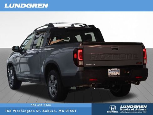 Used 2025 Honda Ridgeline TrailSport image 4