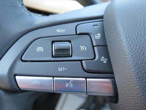 Certified 2024 Cadillac XT4 Luxury w/ Cold Weather Package image 20