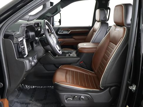 Used 2024 GMC Sierra 3500 Denali Ultimate AWD/4WD image 38