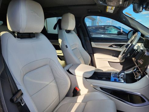 Certified 2024 Jaguar F-PACE R-Dynamic S image 16