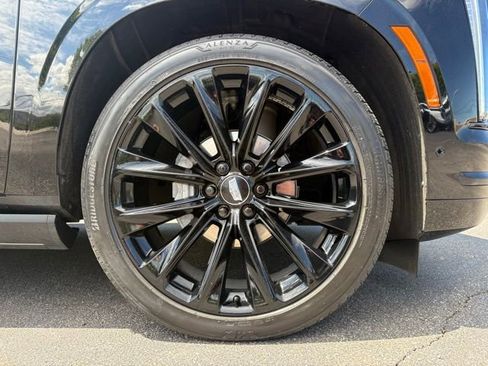 Used 2025 Cadillac Escalade ESV Sport Platinum w/ LPO, ONYX Package AWD/4WD image 16