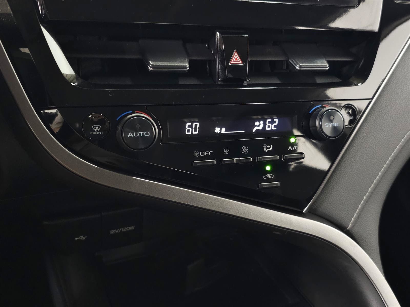 Used 2023 Toyota Camry SE w/ Protection Package (Q2) (TMS) FWD image 23