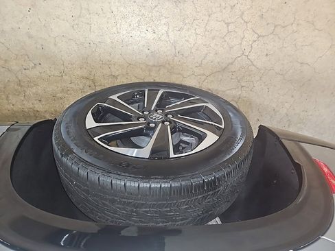 Used 2025 Buick Enclave Sport Touring image 35