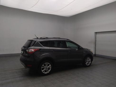 Used 2018 Ford Escape SE w/ SE Sync 3 Package AWD/4WD image 10