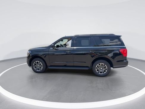 Used 2024 Ford Expedition XLT RWD image 5