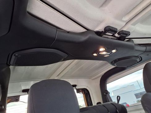 Used 2021 Jeep Wrangler Sport S image 14