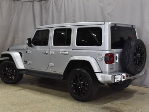 Used 2022 Jeep Wrangler Unlimited Sahara AWD/4WD image 7