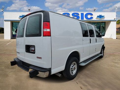 Used 2024 GMC Savana 2500 w/ Driver Convenience Package image 7