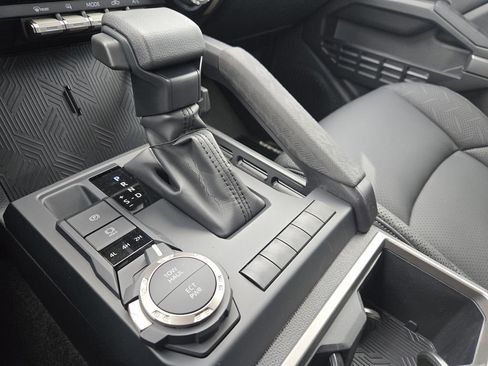 Used 2026 Toyota Tacoma SR5 image 17