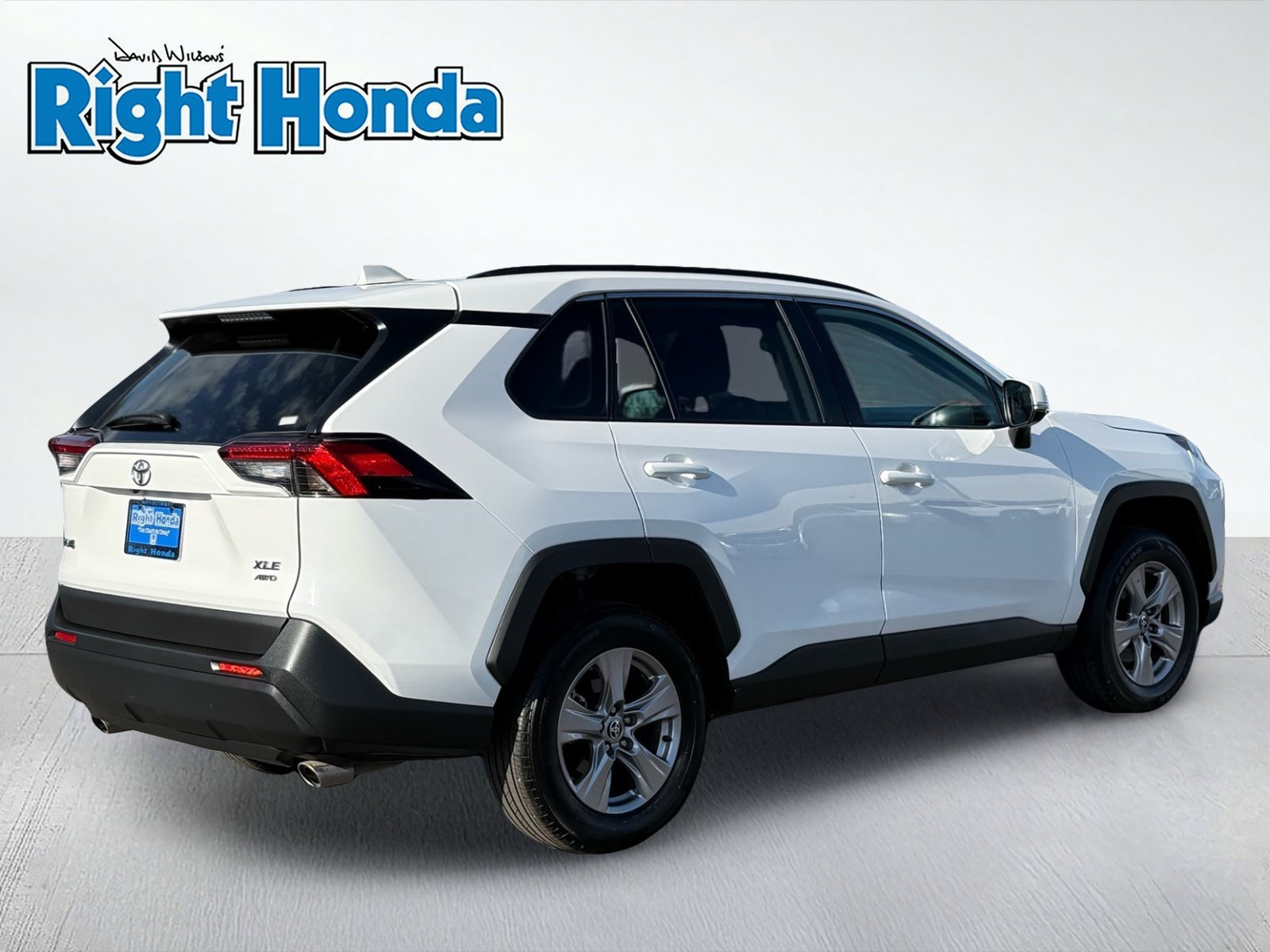 Used 2025 Toyota RAV4 XLE AWD/4WD image 8