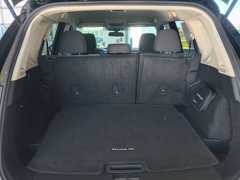 Used 2023 Nissan Rogue SV image 10