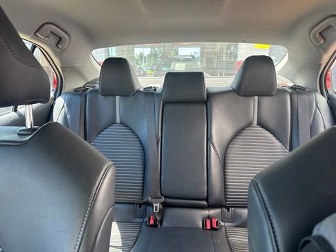 Used 2019 Toyota Camry SE FWD image 8